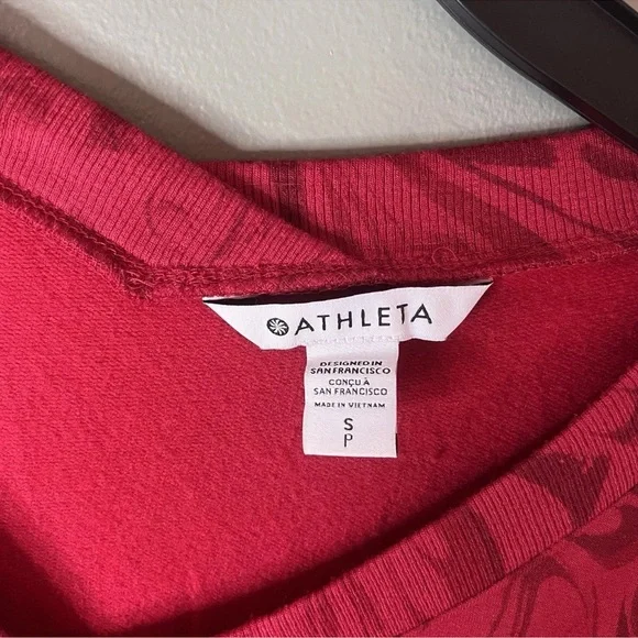 Athleta Coaster Luxe V-Neck Sweatshirt – Agate Red Paisley (Size Small) - Picture 3 of 5